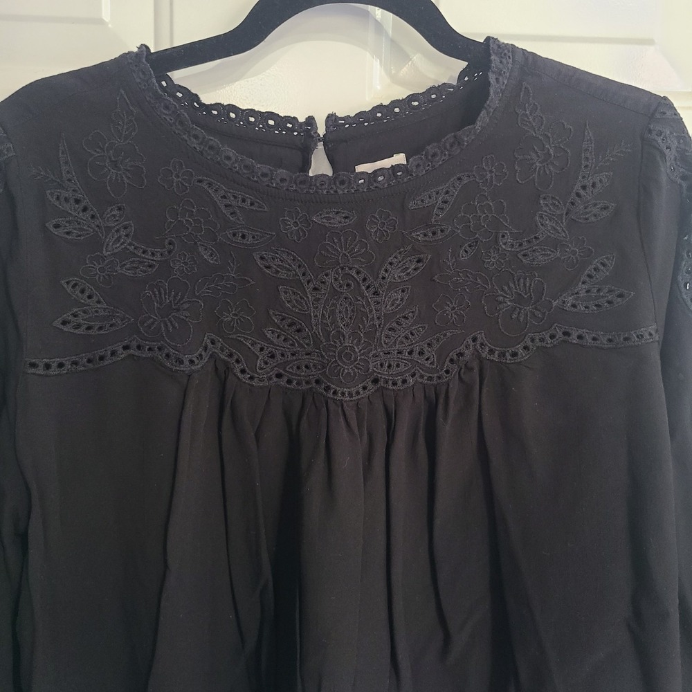 Chico's Black lace cut out top, 3/4 Sleeves, Size 16/18 Women's Pre-Loved - Picture 4 of 10